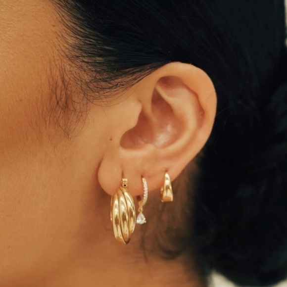 18k Gold Plated Triple Twisted Hoop Earrings - Picture 4 of 8